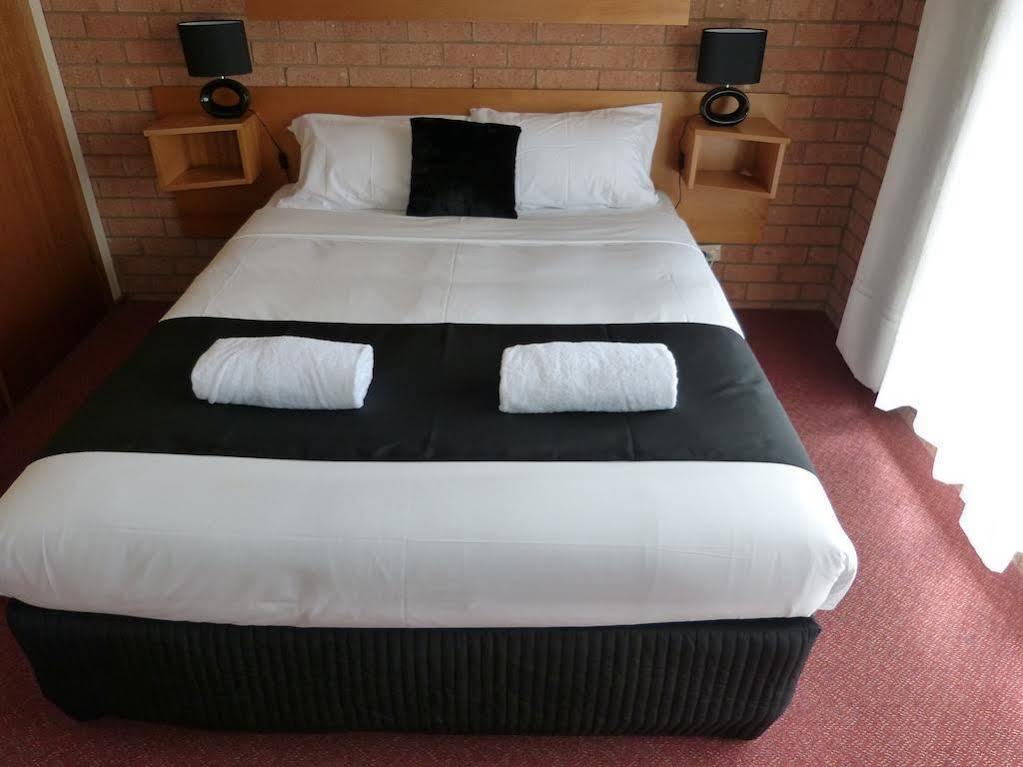 Blue Whale Motor Inn&Apartments Warrnambool Extérieur photo